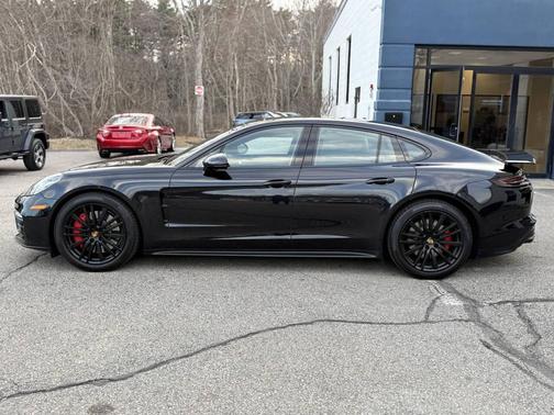 Jet Black Metallic 2019 Porsche Panamera GTS