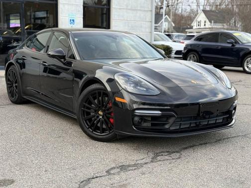 Jet Black Metallic 2019 Porsche Panamera GTS