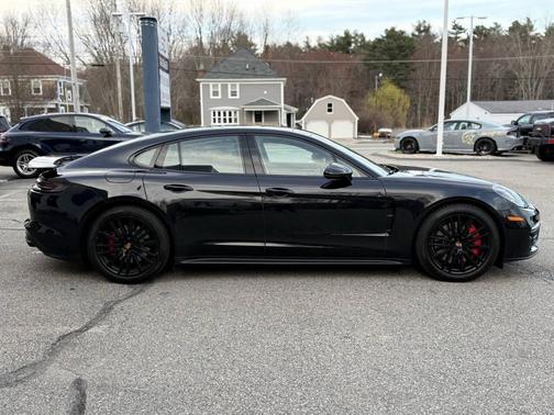 Jet Black Metallic 2019 Porsche Panamera GTS