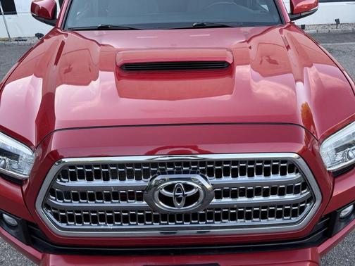 Barcelona Red Metallic 2017 Toyota Tacoma TRD Sport