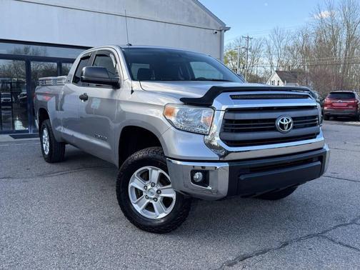 Silver Sky Metallic 2015 Toyota Tundra SR5