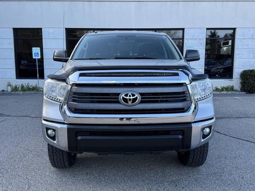 Silver Sky Metallic 2015 Toyota Tundra SR5