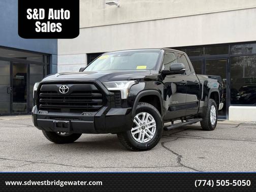 Midnight Black Metallic 2022 Toyota Tundra SR5