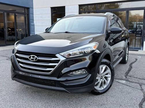 Black Noir Pearl 2017 Hyundai TUCSON SE Plus