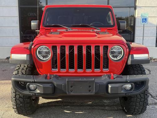 Firecracker Red Clearcoat 2020 Jeep Gladiator Rubicon