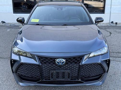 Harbor Gray Metallic 2019 Toyota Avalon Hybrid XSE