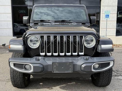 Black Clearcoat 2020 Jeep Gladiator Overland