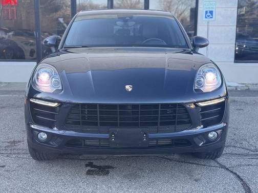 2018 Porsche Macan Base AWD 4dr SUV