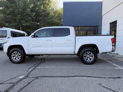 2016 Toyota Tacoma SR5