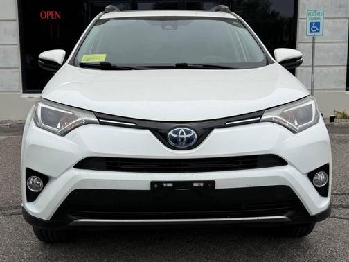 Super White 2017 Toyota RAV4 Hybrid XLE
