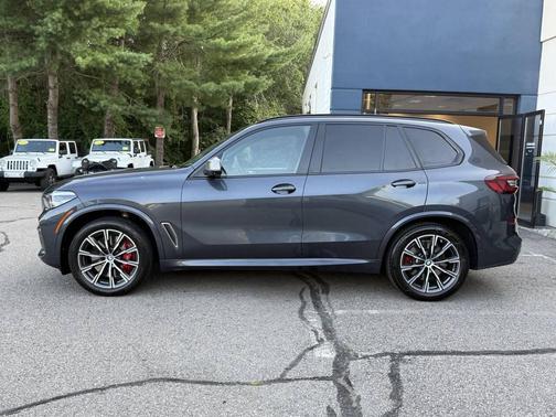 2021 BMW X5 M50i
