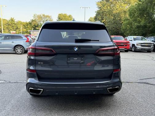 2021 BMW X5 M50i