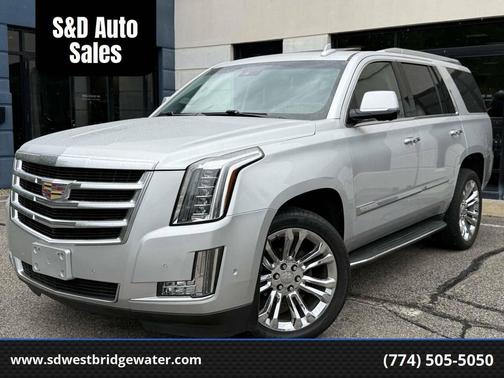 Radiant Silver Metallic 2019 Cadillac Escalade Luxury