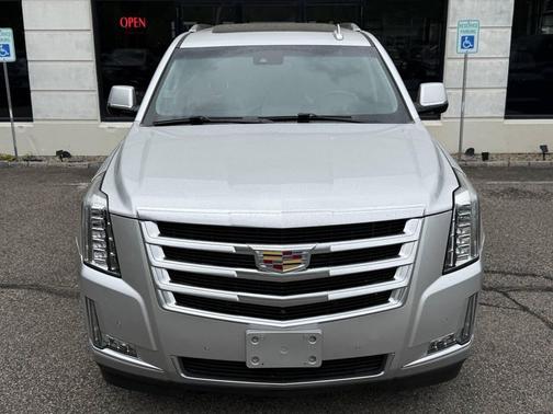 Radiant Silver Metallic 2019 Cadillac Escalade Luxury