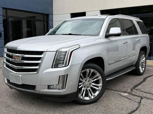 Radiant Silver Metallic 2019 Cadillac Escalade Luxury