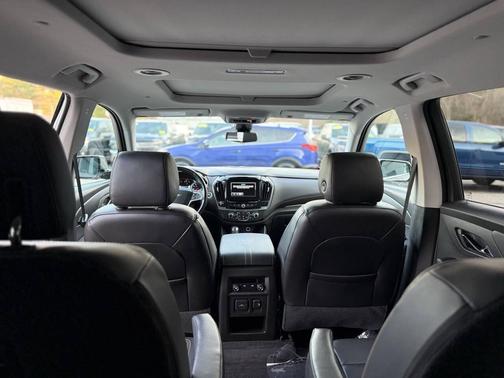 Gray 2018 Chevrolet Traverse LT Leather