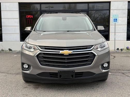 Gray 2018 Chevrolet Traverse LT Leather