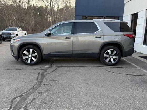 Gray 2018 Chevrolet Traverse LT Leather