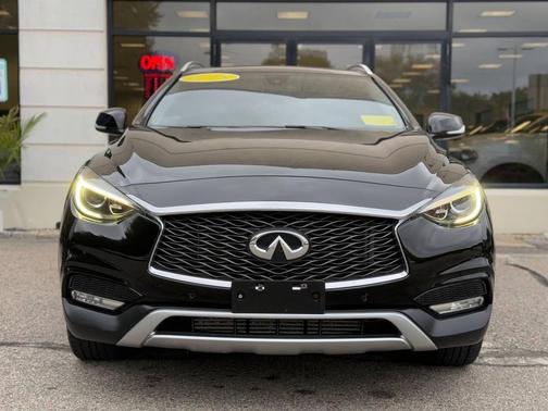 2018 INFINITI QX30 Premium