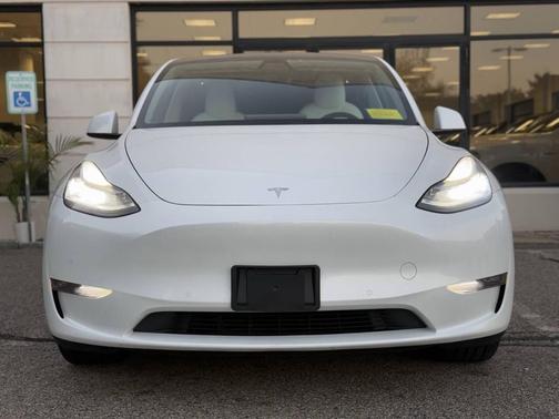 2021 Tesla Model Y Long Range Dual Motor All-Wheel Drive