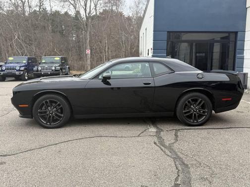 Pitch Black Clearcoat 2019 Dodge Challenger SXT