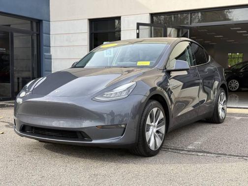 2022 Tesla Model Y Long Range Dual Motor All-Wheel Drive
