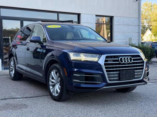 2019 Audi Q7 55 Premium Plus