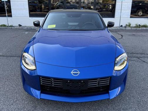 Seiran Blue Metallic/Super Black 2024 Nissan Z Sport Manual