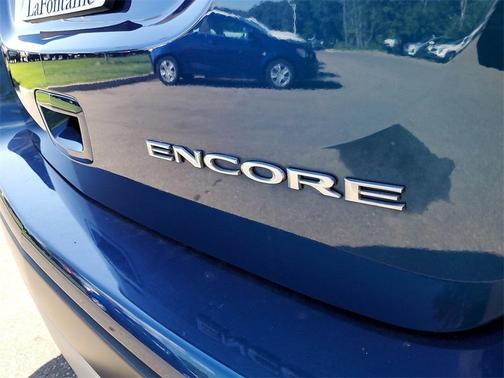 Photo 5 of 32 of 2019 Buick Encore Preferred