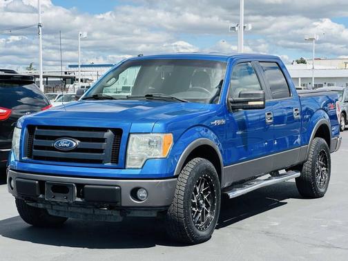Blue 2010 Ford F-150 FX4 SuperCrew