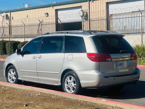 2004 Toyota Sienna XLE Limited