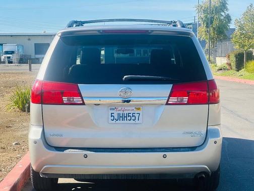 2004 Toyota Sienna XLE Limited