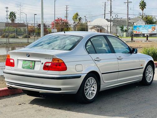 2000 BMW 328 328i 4dr Sedan