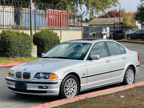 2000 BMW 328 328i 4dr Sedan