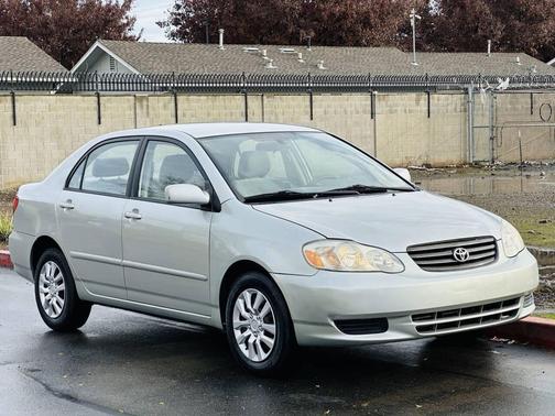 2003 Toyota Corolla LE