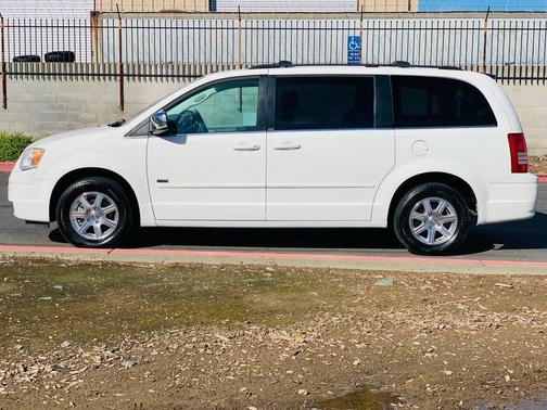2008 Chrysler Town & Country Touring