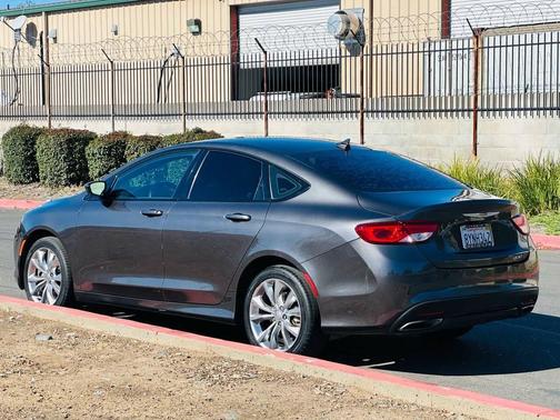 2015 Chrysler 200 S