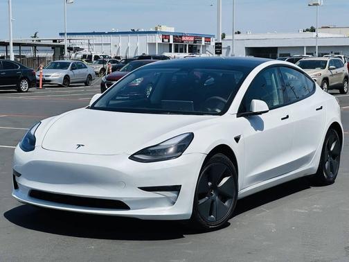White 2023 Tesla Model 3 Standard Range