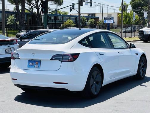 White 2023 Tesla Model 3 Standard Range