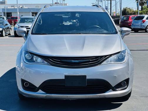 2019 Chrysler Pacifica Hybrid Touring L