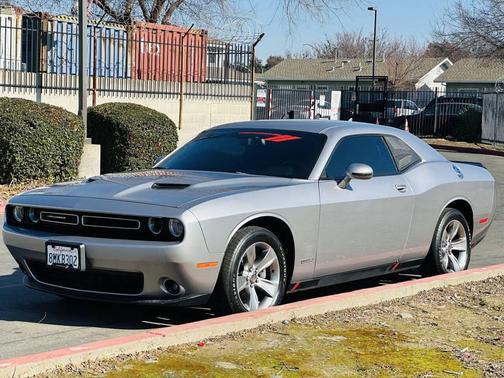 2015 Dodge Challenger SXT