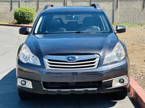 Gray 2012 Subaru Outback 3.6R Limited