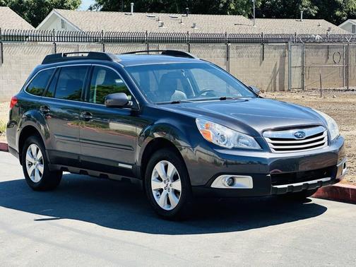Gray 2012 Subaru Outback 3.6R Limited