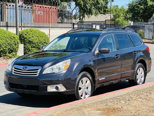 Gray 2012 Subaru Outback 3.6R Limited