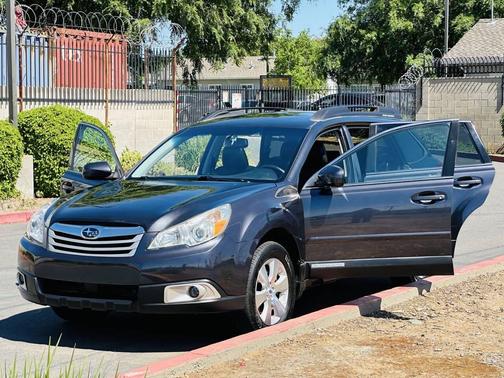 Gray 2012 Subaru Outback 3.6R Limited