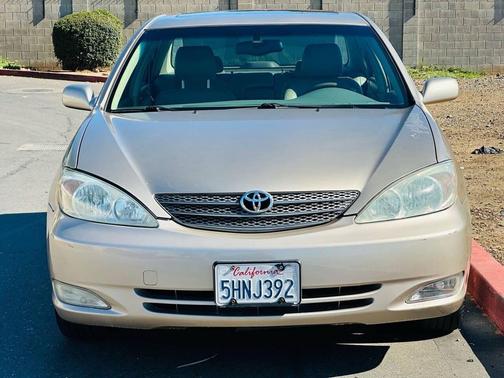 2004 Toyota Camry XLE V6