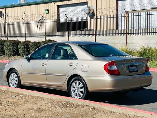 2004 Toyota Camry XLE V6