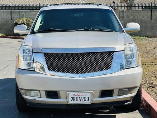 2008 Cadillac Escalade Base