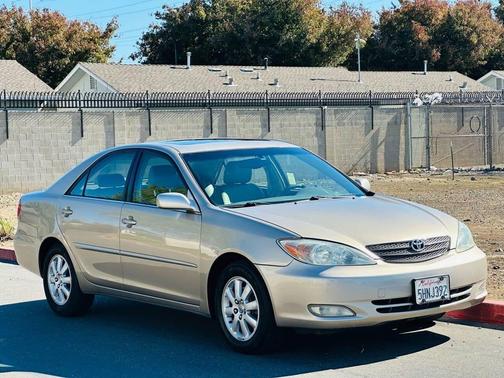 2004 Toyota Camry XLE V6
