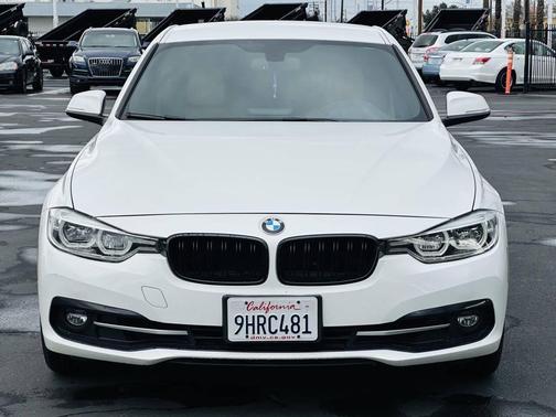 2018 BMW 330 330i 4dr Sedan